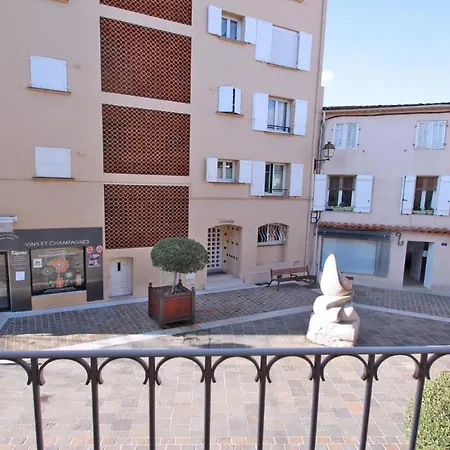 Gabriel Peri Apartment
